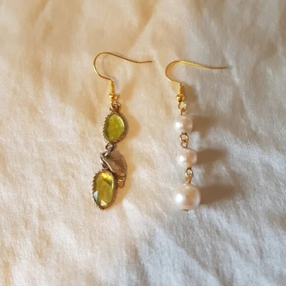 Mixed peridot  and pearl drop dangle earrings - Picture 1 of 4
